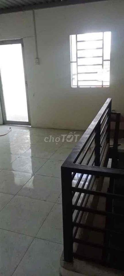 Nhà mặt tiền 130m quốc lộ 50  giá 15triệu