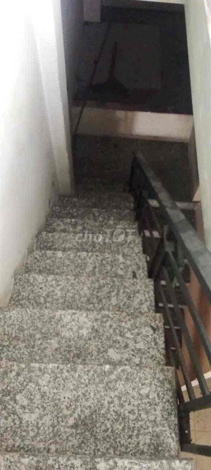 Nhà mặt tiền 130m quốc lộ 50  giá 15triệu