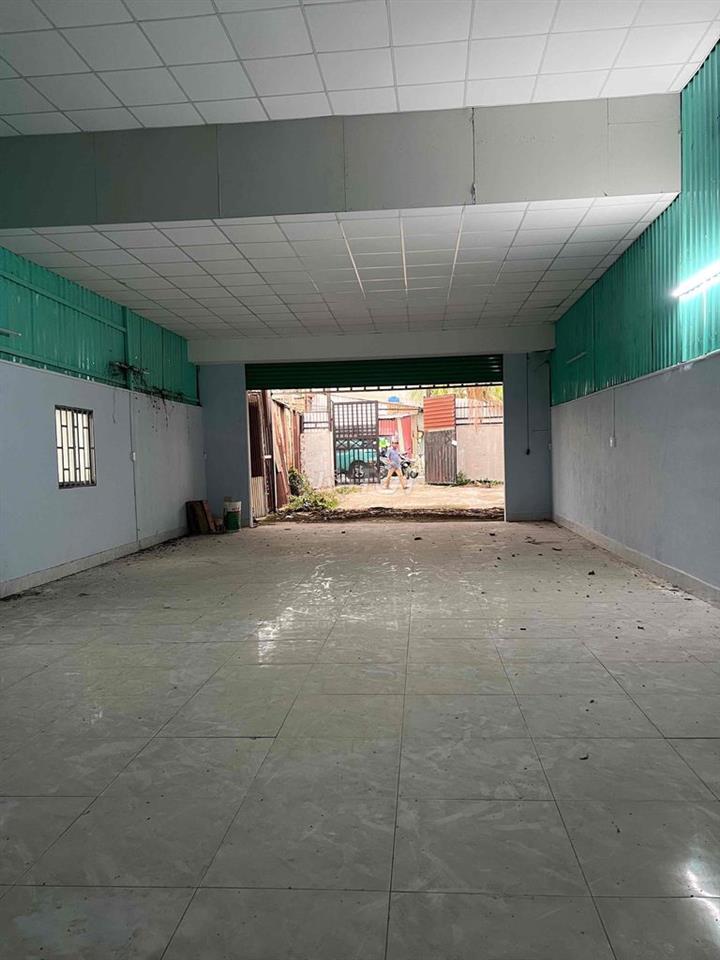 kho Xưởngs 200m vuông giá 15tr còn thương lượng