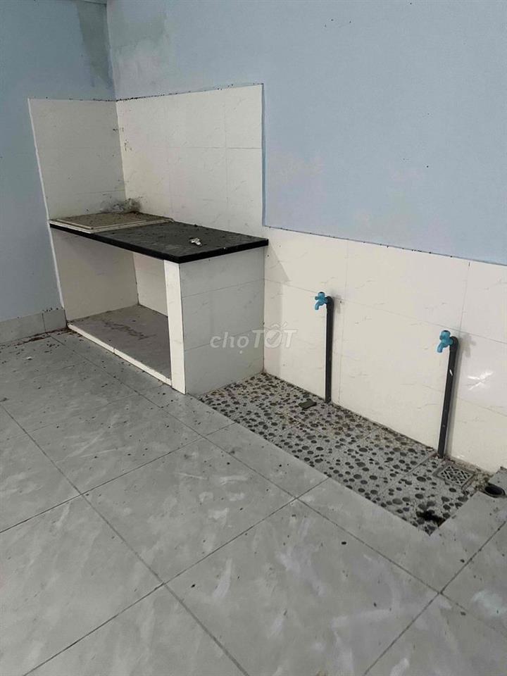 kho Xưởngs 200m vuông giá 15tr còn thương lượng