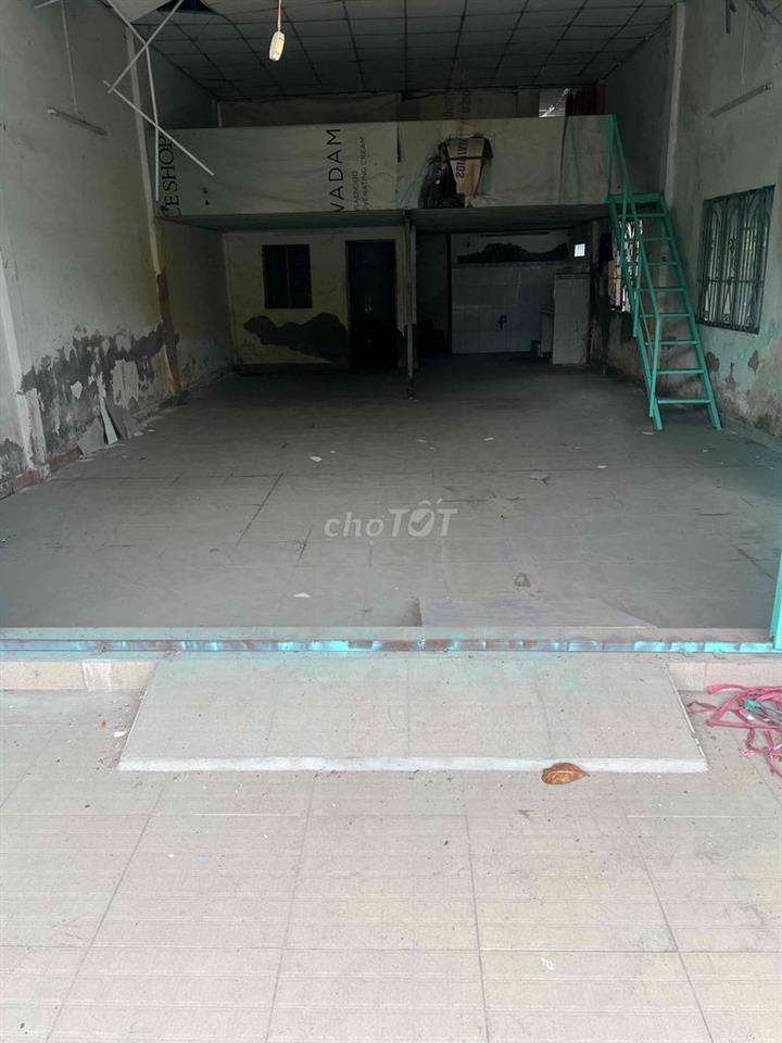 Nhà kho cho thuê 10 triệu 120m có vườn trước Nhà