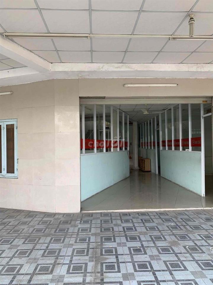 Nhà cho thuê 300m vuông sử dụng 900 giá 90 triệu