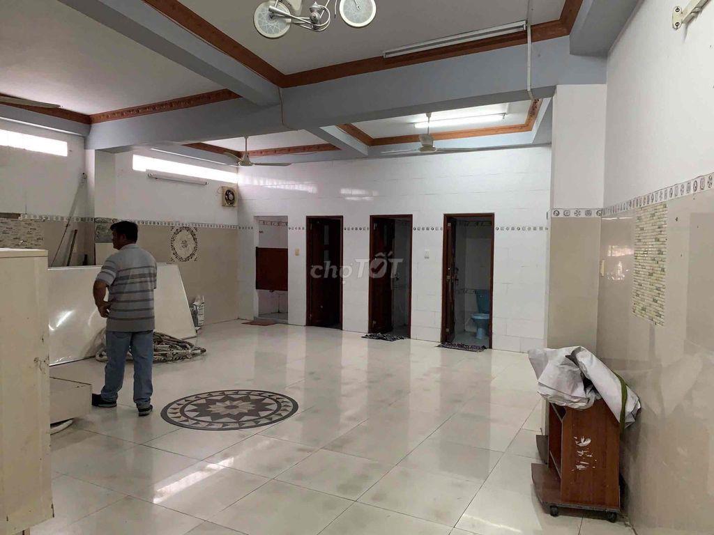 Nhà cho thuê 300m vuông sử dụng 900 giá 90 triệu