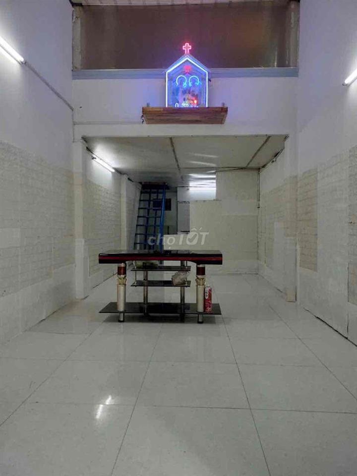 nha ngan 3 m dau11 m gác lửng tổng 33 m  gần vịt qay hùng trang
