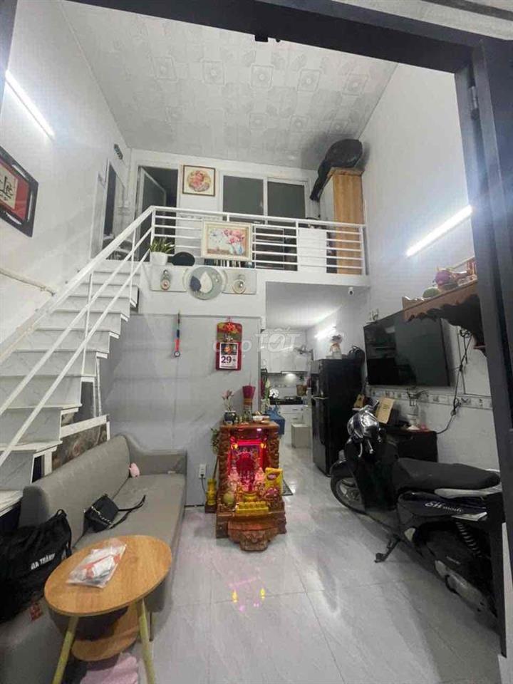 ngan 4 m dai 8 m  tổng 32 m  đỗ lưng chợ phu lạc vào hẻm
