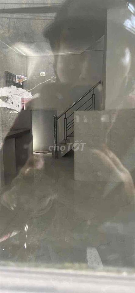 ngan 4 m dai8 m 1 lầu nhà đẹp điện nước chính 2 mặt