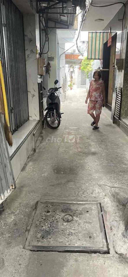 nha cho thuê 4 m dai5 m gác lửng gần dưởng số 10  vào hẽm 100 m