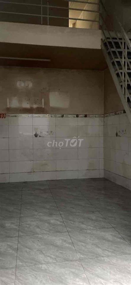 nha cho thuê 4 m dai5 m gác lửng gần dưởng số 10  vào hẽm 100 m