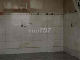 nha cho thuê 4 m dai5 m gác lửng gần dưởng số 10  vào hẽm 100 m