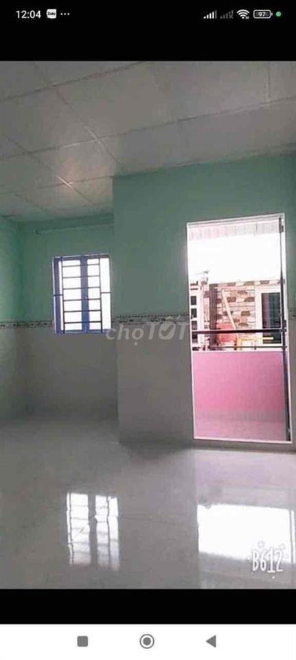 ngan 4 m dai7 m5  1 lầu 2 tô lét