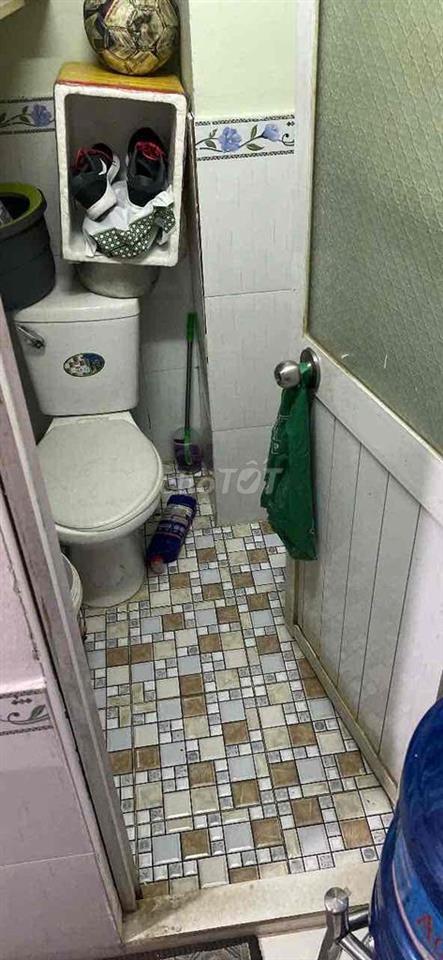 cần bán nhà 4 m dài 10 m 1tr 1 lửng 1 lầu hem ca x bình Hưng