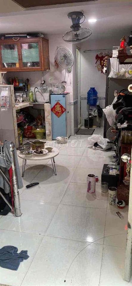 cần bán nhà 4 m dài 10 m 1tr 1 lửng 1 lầu hem ca x bình Hưng