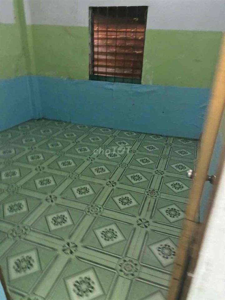 ngan 4 m dai25 m nhà trệt ỡ chợ Phú lạc vao100 m