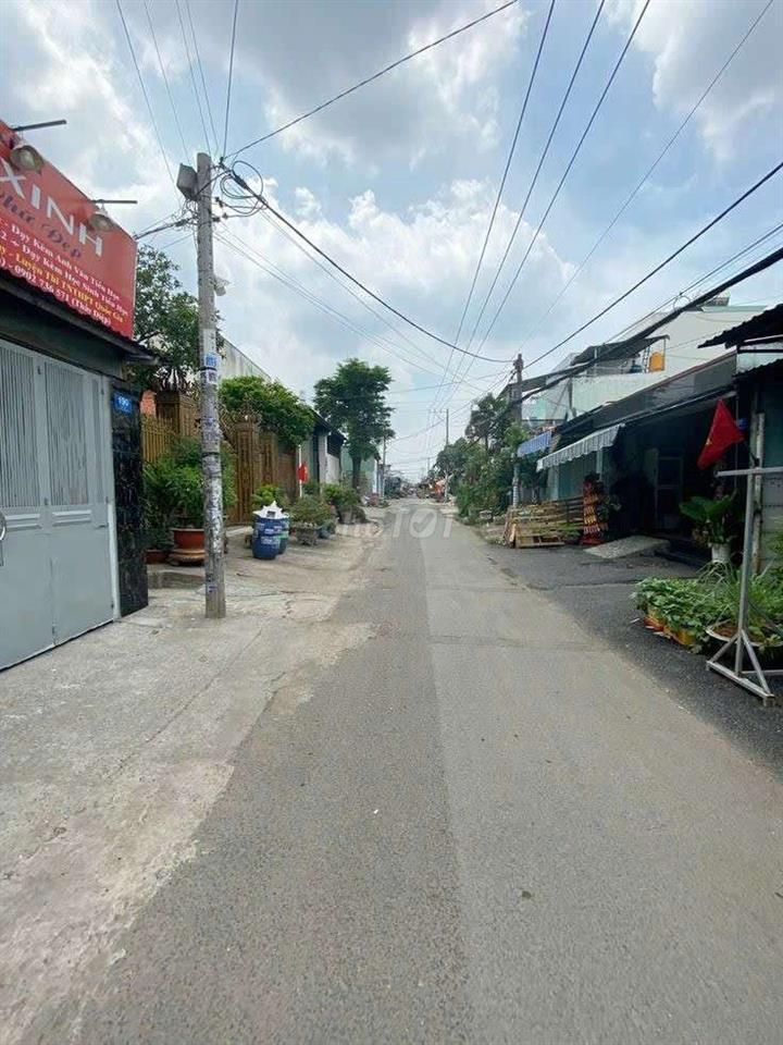 Nhà  4,2*16mặt tiền hẻm chợ 123 Đường võ văn vân Vĩnh Lộc b