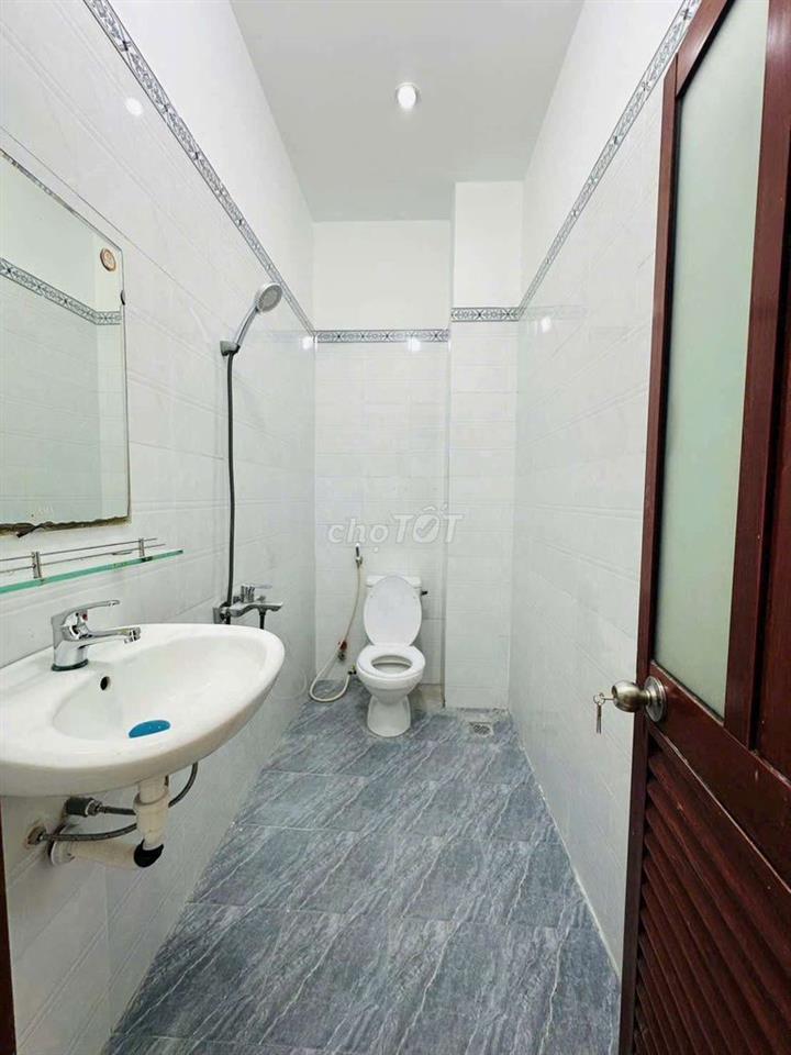 Nhà thuê 4*20 Gác Lửng .xe hơi vào. Đường vĩnh lộc B bình chánh tphcm