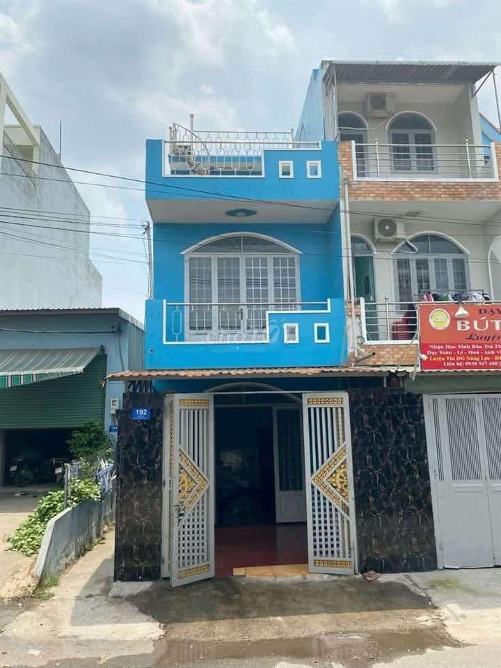Nhà thuê 4,2*15 . 1 Triệt 2Lầu Mặt tiền . Đường võ văn vân Vĩnh Lộc b 