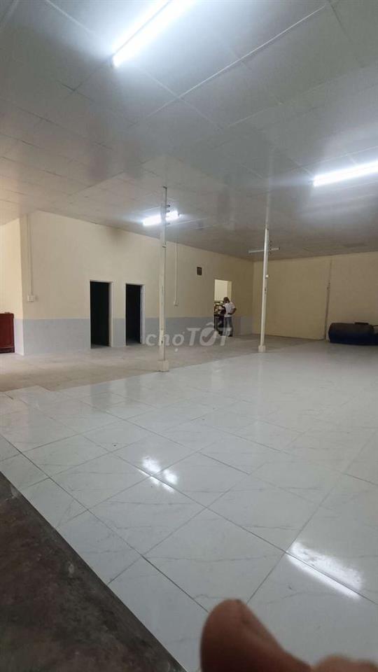 kho thuê 240 m Nền Gạch Men Đường võ văn vân Vĩnh Lộc B Bình Chánh