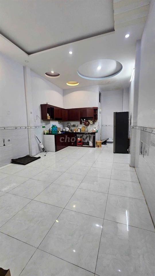 Nhà Thuê 4*18 lầu 5pn. đang sơn mới Đường Lê Thị Ngay vĩnh lộc A