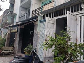 Nhà thuê 4*16 lầu suốt có 4 PN . Đường Lại Hùng Cường vlb bình  ch