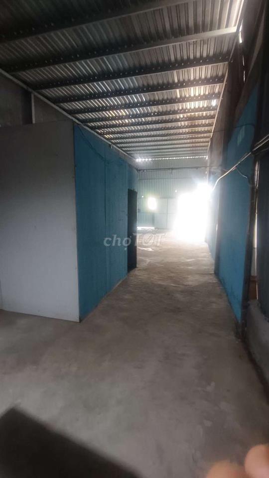 Nhà Thuê 5*25 Có SÂN ĐẤT rộng có 1pn.Đừờng kênh  trung ương Vĩnh Lộc B