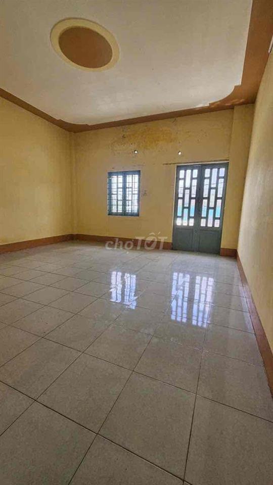 Nhà cho thuê 5tr/tháng  DT:5x14 (3pn 2wc)  Ấp 2 Đường Võ Văn Vân Vĩnh