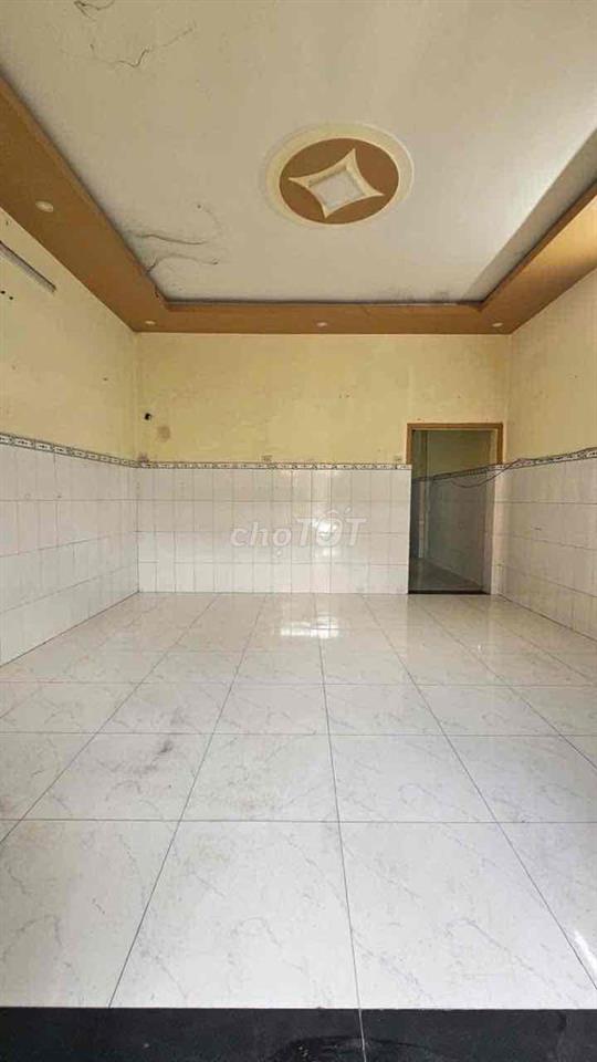 Nhà cho thuê 5tr/tháng  DT:5x14 (3pn 2wc)  Ấp 2 Đường Võ Văn Vân Vĩnh