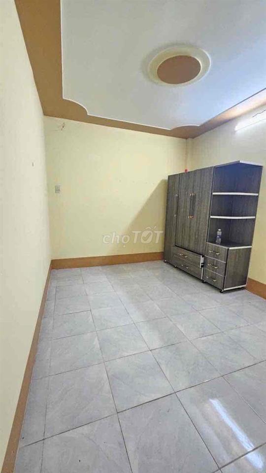 Nhà cho thuê 5tr/tháng  DT:5x14 (3pn 2wc)  Ấp 2 Đường Võ Văn Vân Vĩnh