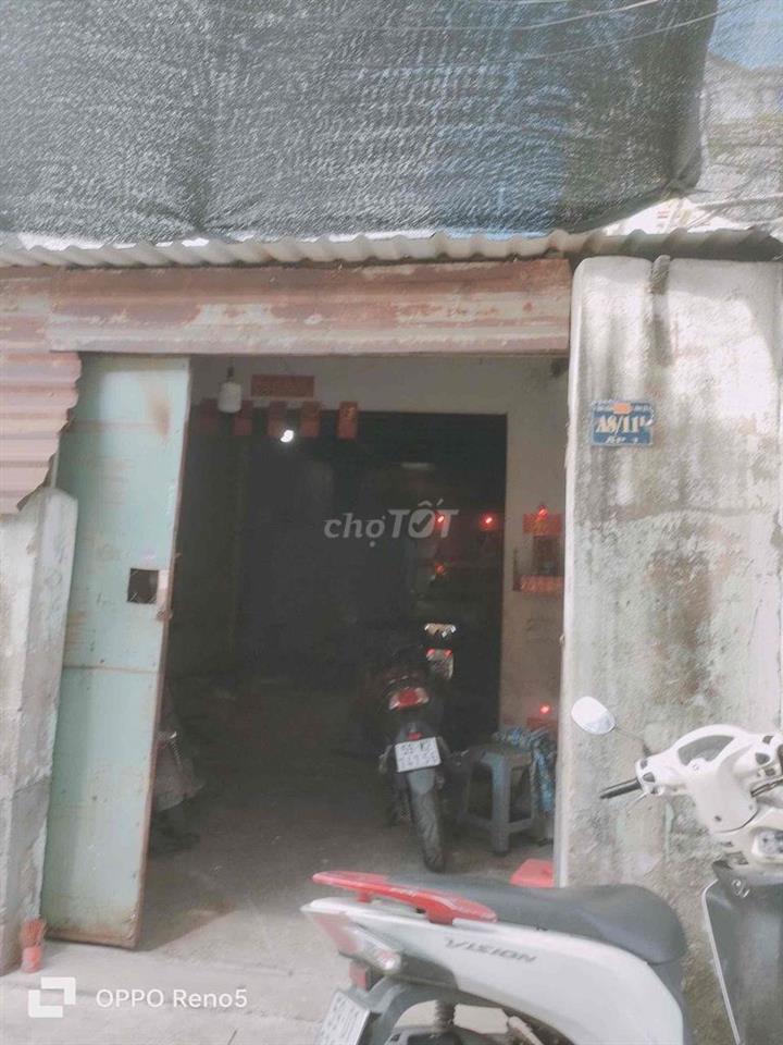 Cho thuê kho 6tr/th DT:5x20 ( có điện 3fa)  1/ Đường 1A Ấp 1 Vĩnh Lộc