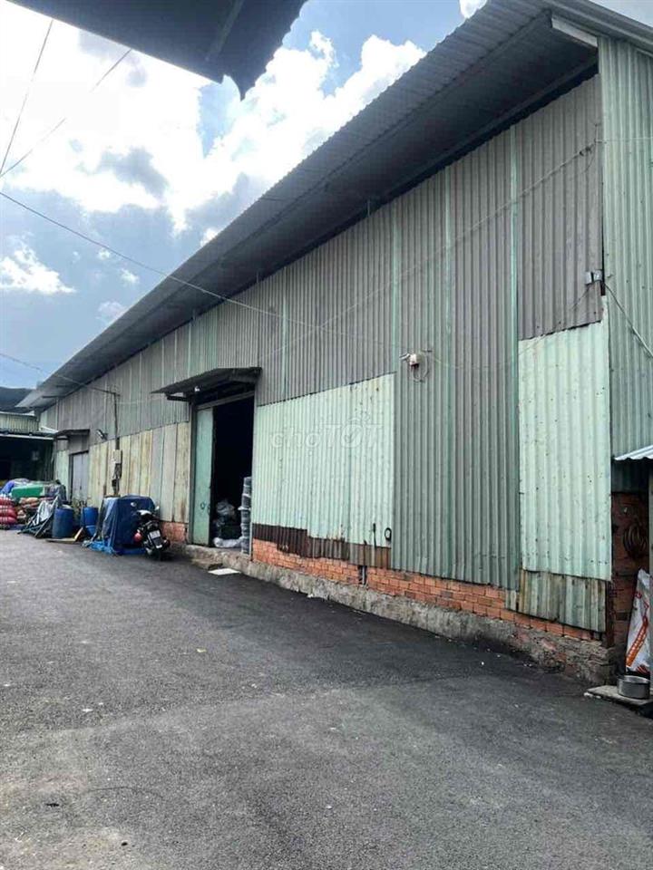 Cho thuê kho 12tr/th DT:8x27 ( kho sạch sẽ phù hợp chứa hàng , sx ngàn