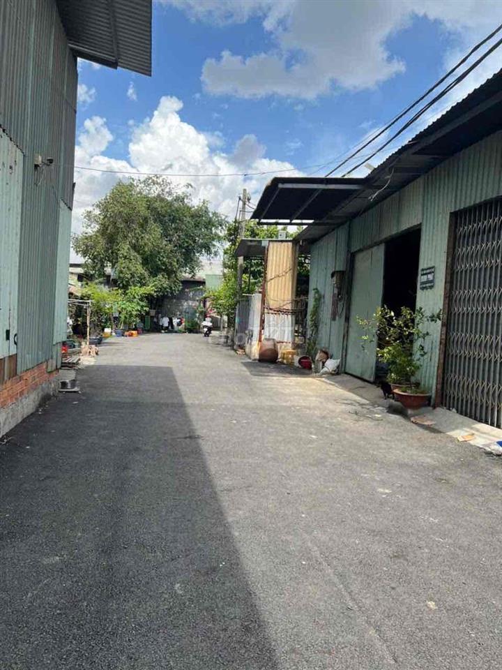 Cho thuê kho 12tr/th DT:8x27 ( kho sạch sẽ phù hợp chứa hàng , sx ngàn