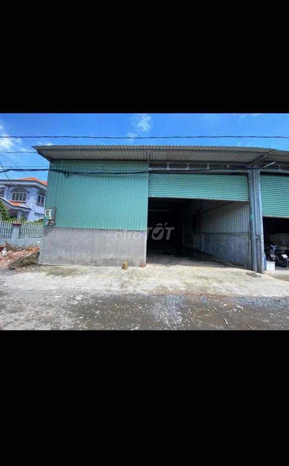Cho thuê kho 13tr/th DT:9,5x20 ( kho sạch sẽ ,có 3fa , phù hợp chứa hà