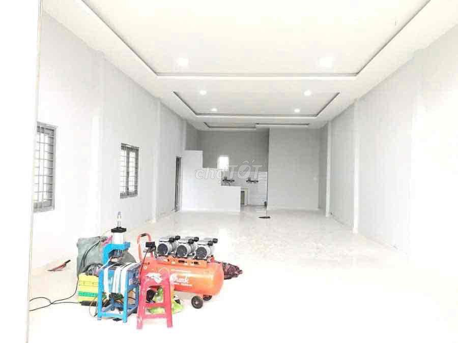 Cho thuê kho 10tr/th DT: 10x20 ( có phòng , bếp )  💠Sát KCN Vĩnh Lộc,