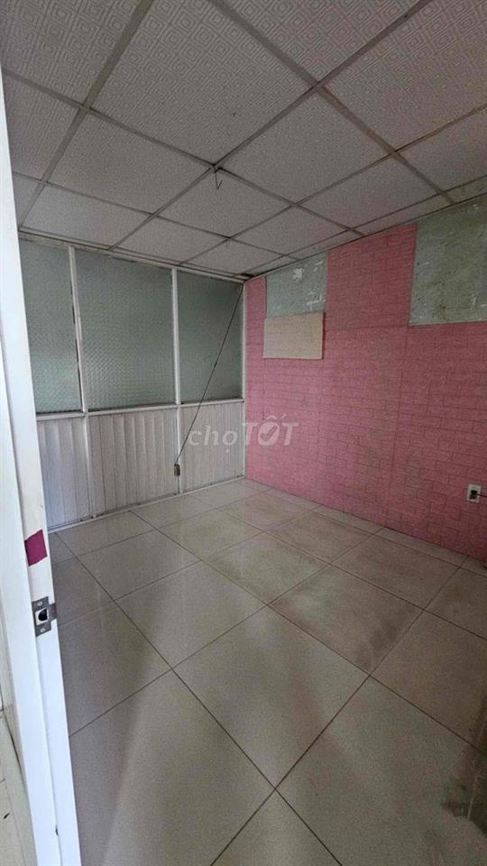 Cho thuê nhà 6,5tr/ tháng.  DT: 4m x 20m Lửng 2PN 2WC.  👉 Mặt tiền Đườ
