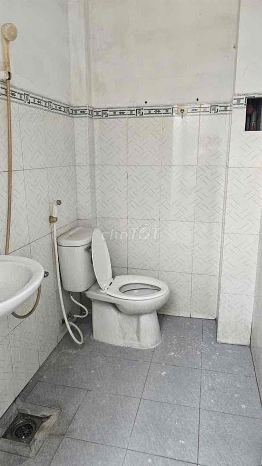 Cho thuê nhà - Mặt tiền Đường Liên Ấp 1-2:  7tr/ tháng.  DT: 4m x 23m