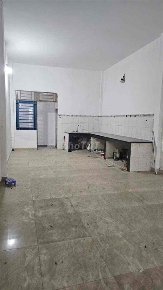 Cho thuê nhà - Mặt tiền Đường Liên Ấp 1-2:  7tr/ tháng.  DT: 4m x 23m