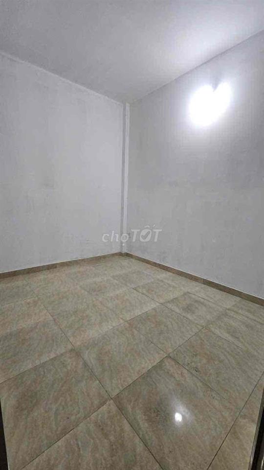 Cho thuê nhà - Mặt tiền Đường Liên Ấp 1-2:  7tr/ tháng.  DT: 4m x 23m