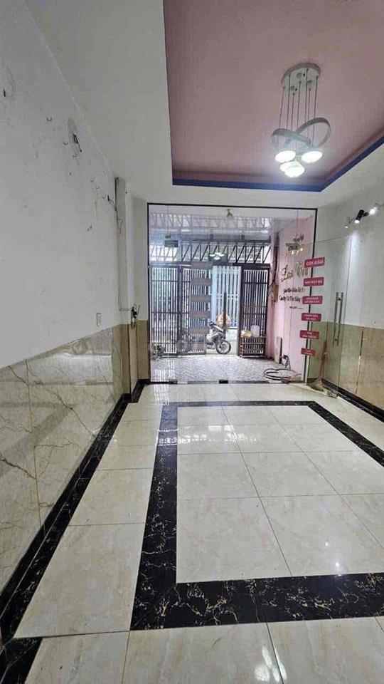 Cho thuê nhà 5,5tr/ tháng.  DT: 4m x 14m Lầu 2PN 2WC.   👉 1/ Đường Võ