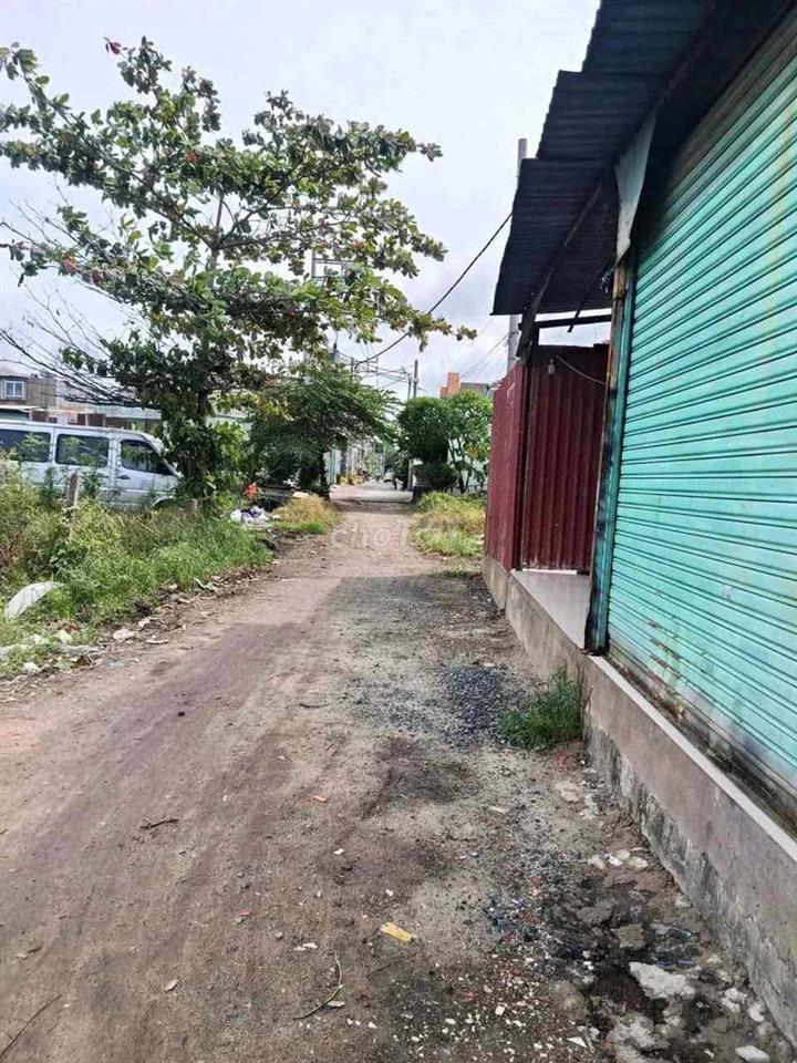Cho thuê Kho: Giá 8tr/th DT: 12  × 20m(Trần cao, 3fa) 👉 Đường Võ Văn V