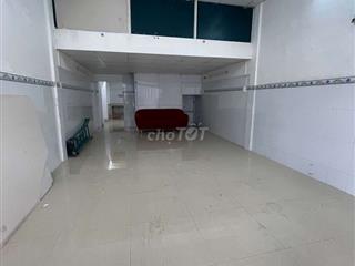 nhà cho thuê 9 triệu xe hơi đậu trong nhà 