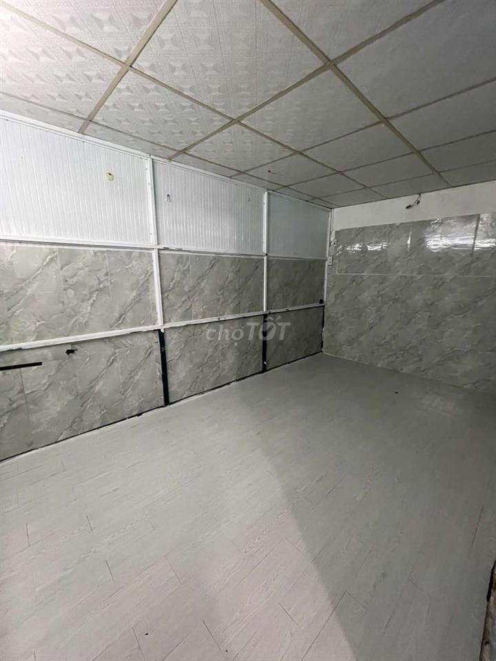 nhà cho thuê 9 triệu xe hơi đậu trong nhà 