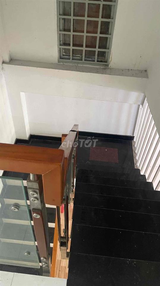 cho thue dt-4x35-duoi trống suot tren 2p diem chính nuoc sach ấp5 vlb