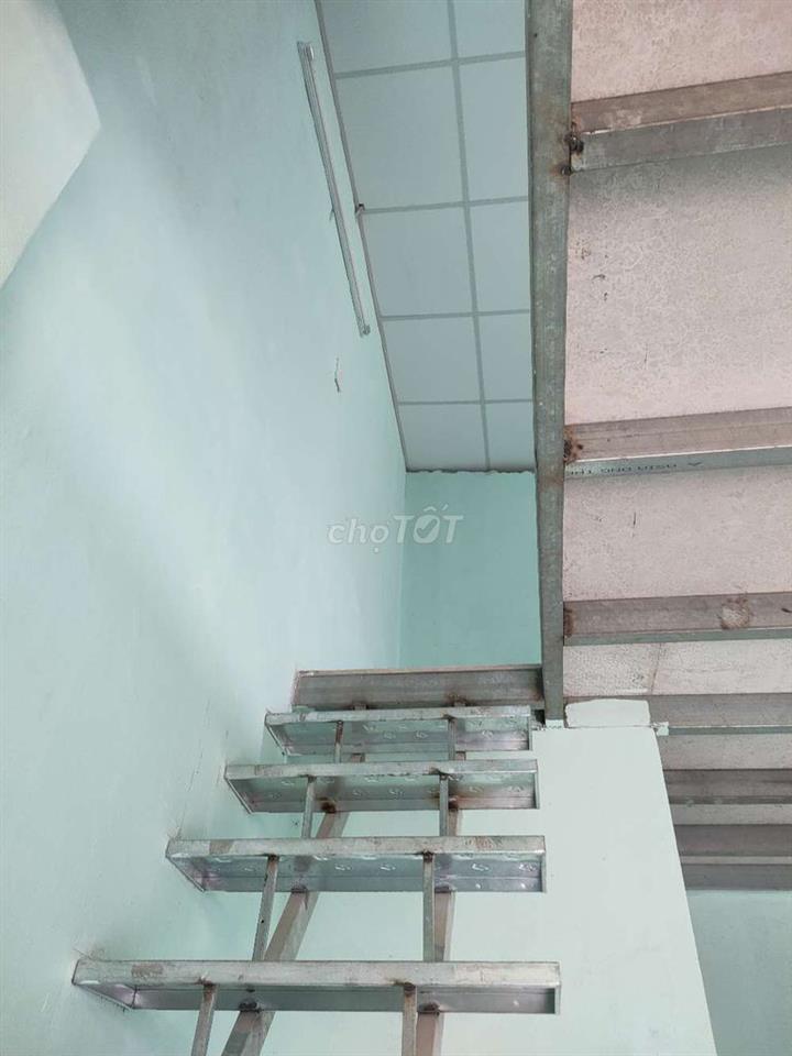 nhà cho thuê hẻm rộng thoáng mát gần cửa hàng tiện lợi bách hóa xanh