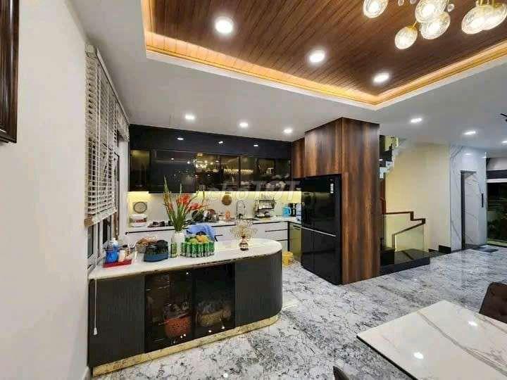 CHO THUÊ BIỆT THỰ THE PEAK GADEN 600 NGUYỄN LƯƠNG BẰNG QUẬN 7