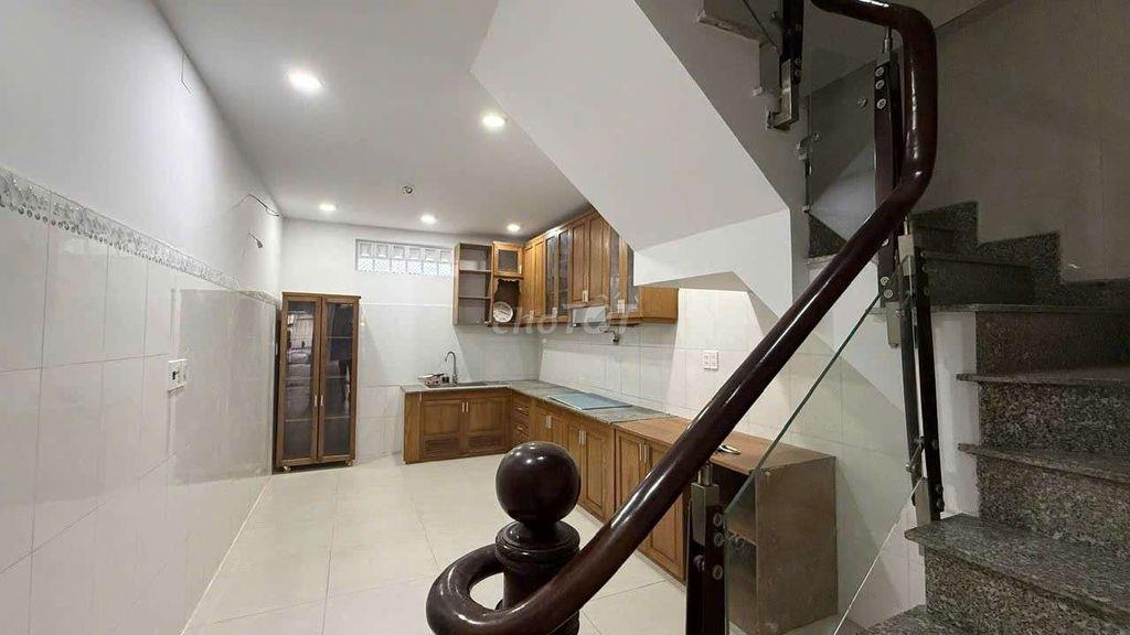Cho Thuê Nhà Nguyên Căn mặt tiền Huỳnh Tấn Phát - Quận 7