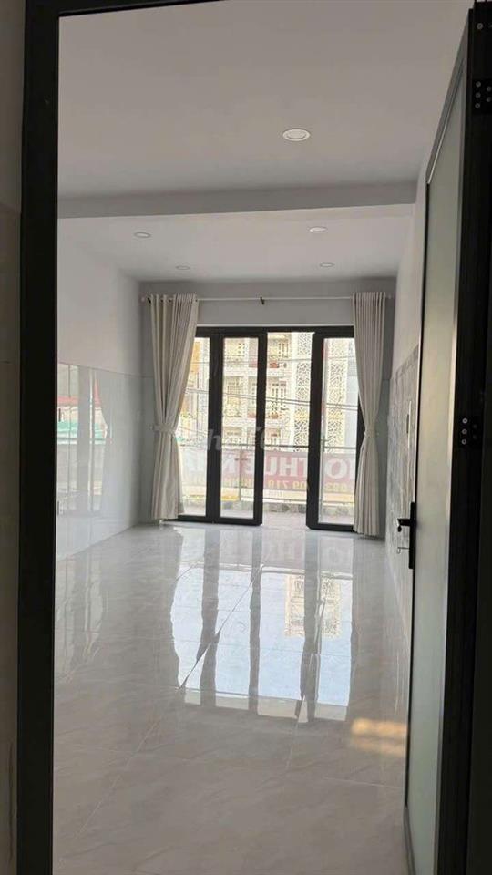 Cho Thuê Nhà Nguyên Căn mặt tiền Huỳnh Tấn Phát - Quận 7