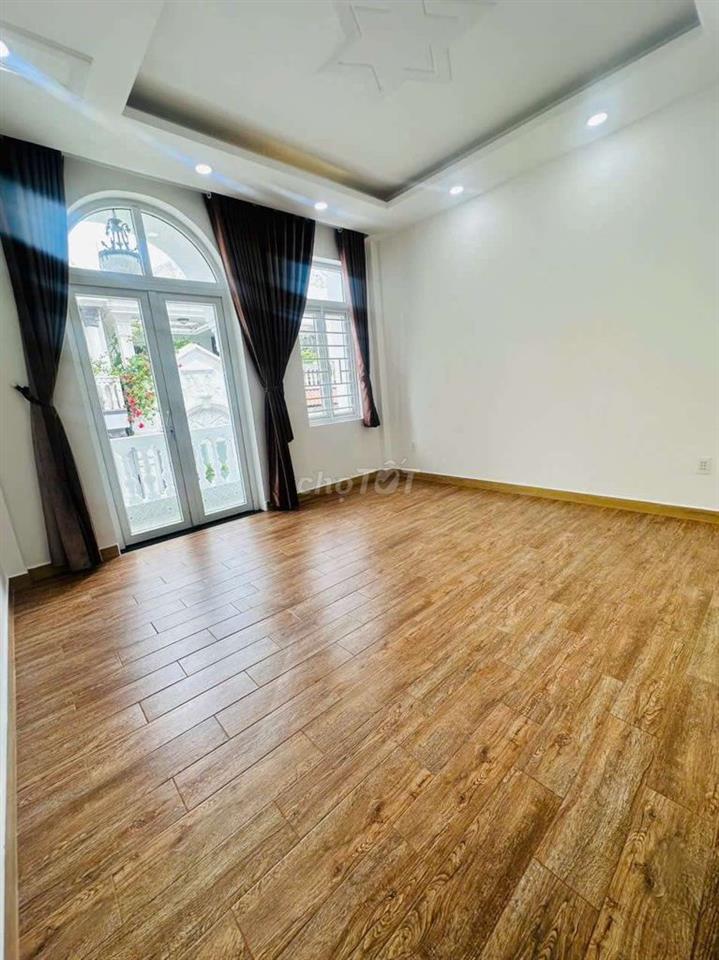 Cho thuê nhà Nguyên Căn Hoàng Quốc Việt - Quận 7