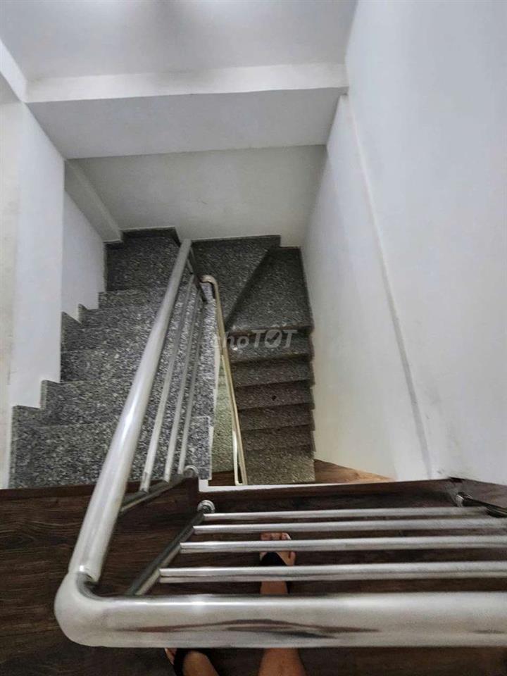 Cho thuê nhà 3 tầng 9tr HẺM 502 HUỲNH TẤN PHÁT -P. BÌNH THUẬN - QUẬN 7