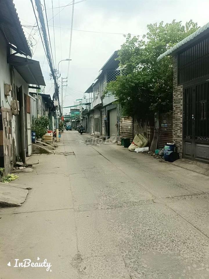 nhà 1 lầu 3 phòng ngủ 2 tollet.gần chợ Bình Thành 