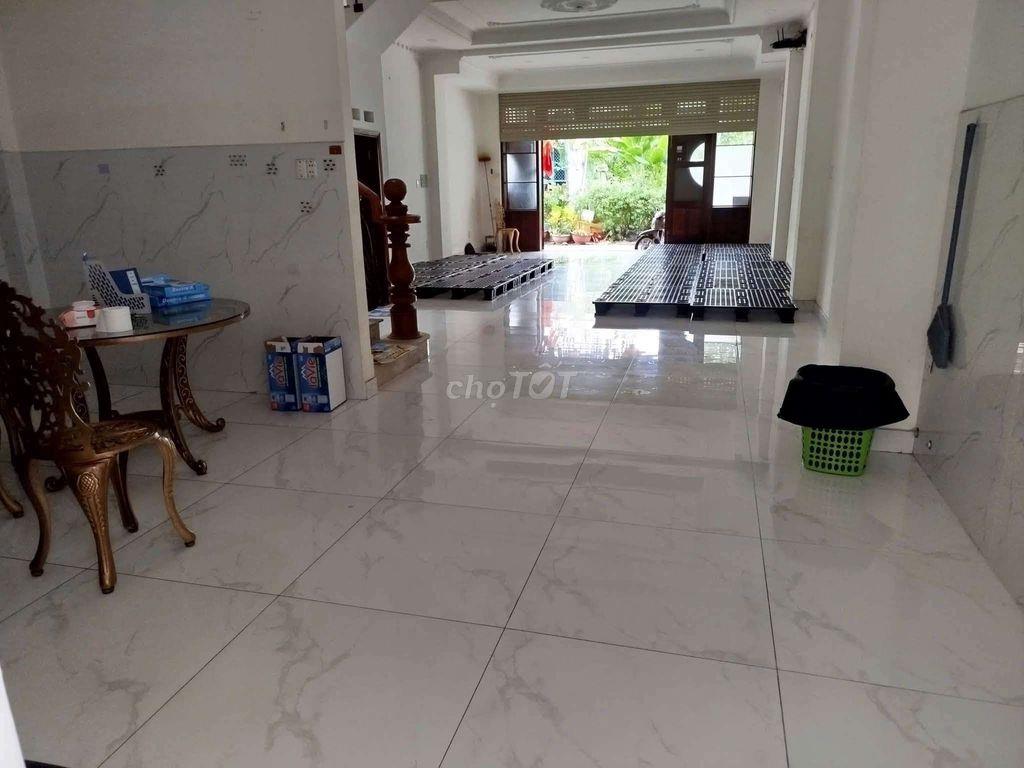 nhà trống khu dân cư Vĩnh Lộc.6 phòng ngủ mới sạch sẽ 