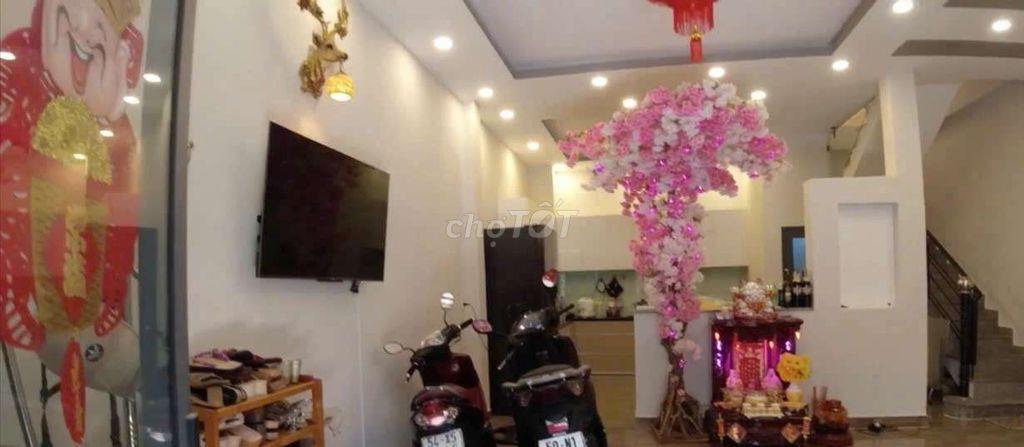 nhà fun nội thất gần KDC Vĩnh Lộc.